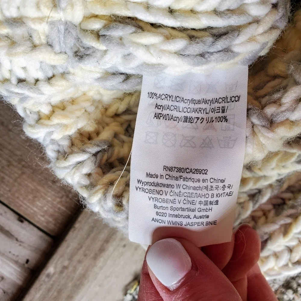 ANON Women's Knit Ski Beanie NWOT